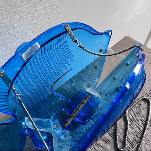 Zara Rare aqua blue plexi fish clutch metalic chain straps magetic closure - Picture 3 of 6